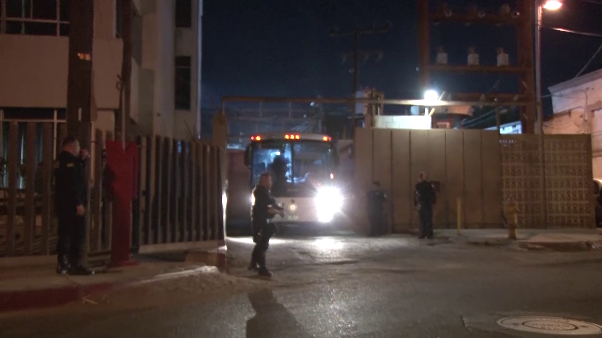 Por sobrepoblación, trasladan a 397 reos